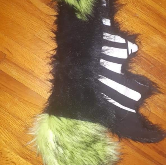 Batwing scarfs/shawls made to order - Picture 3 of 4